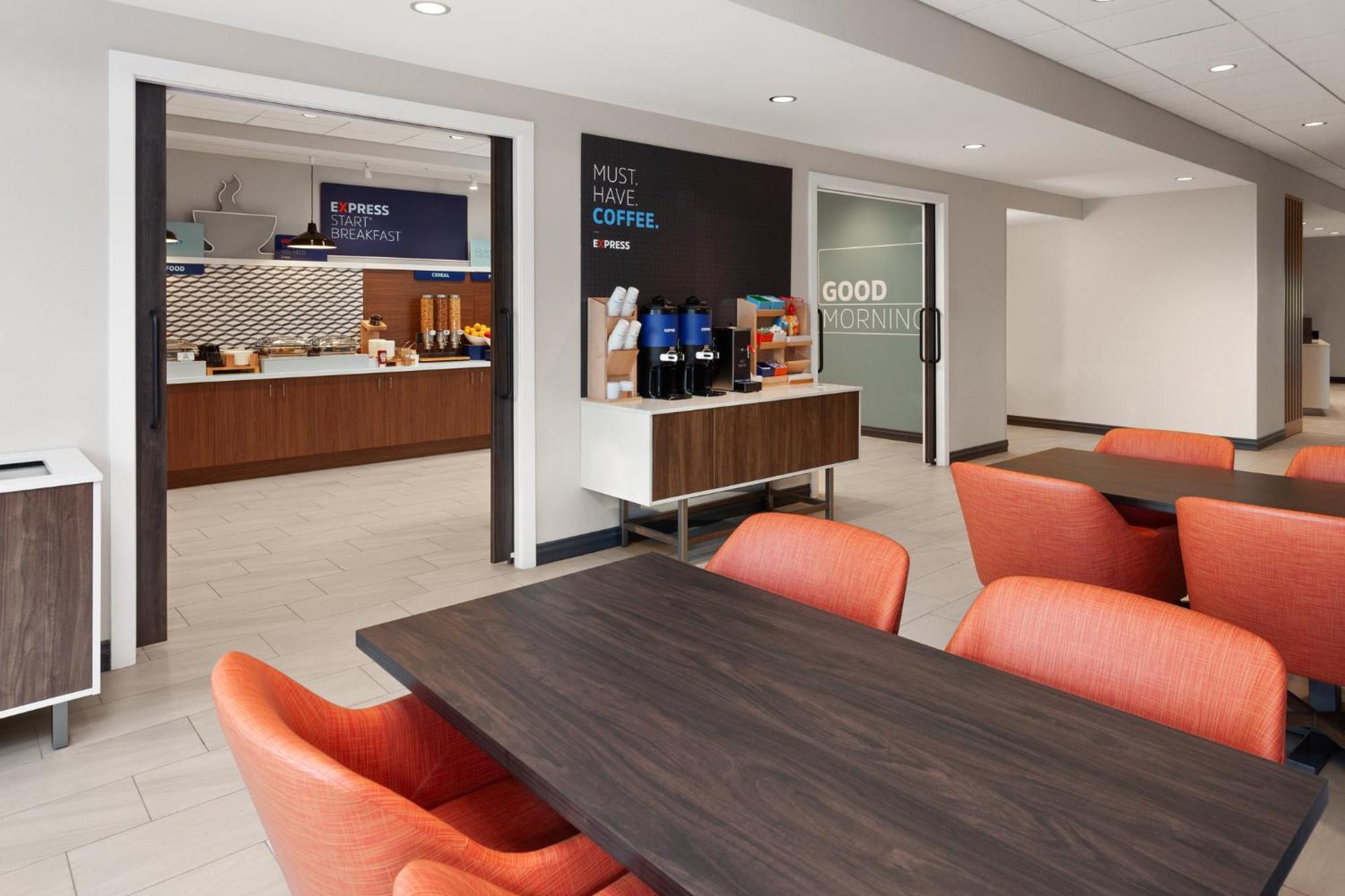 Holiday Inn Express & Suites Reedsburg - Dells Area By Ihg Exterior photo