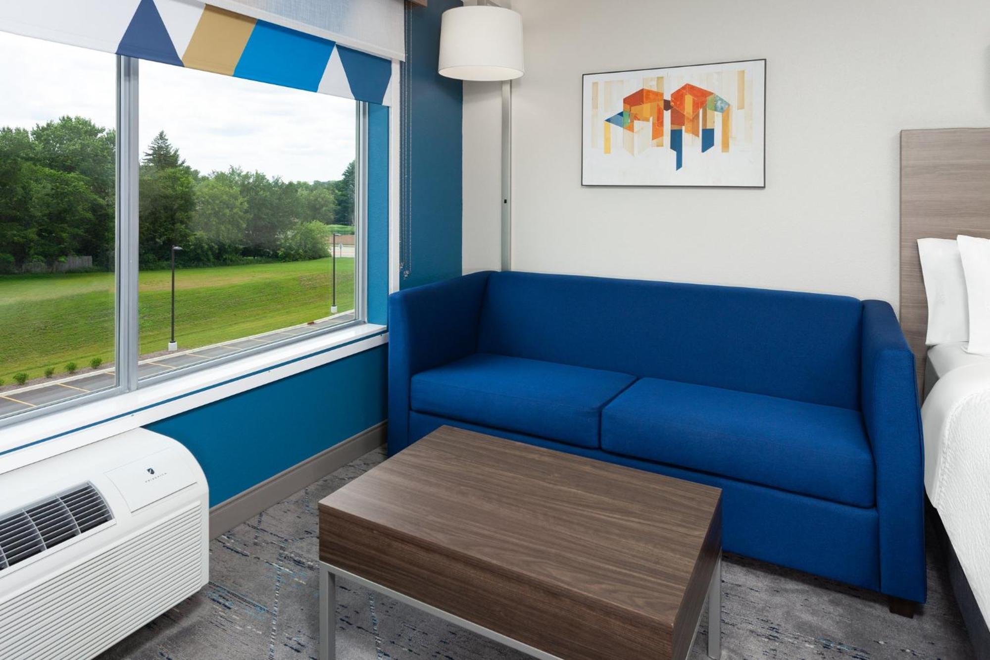 Holiday Inn Express & Suites Reedsburg - Dells Area By Ihg Exterior photo
