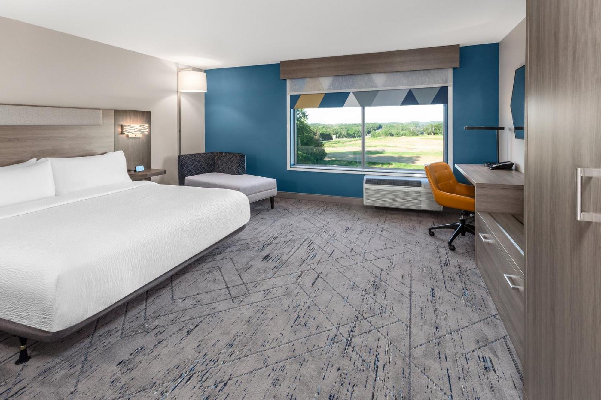 Holiday Inn Express & Suites Reedsburg - Dells Area By Ihg Exterior photo